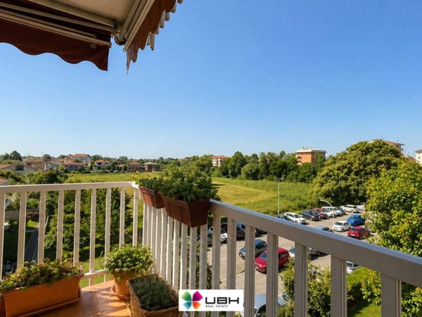 appartamento in vendita a Cornaredo in zona Favaglie