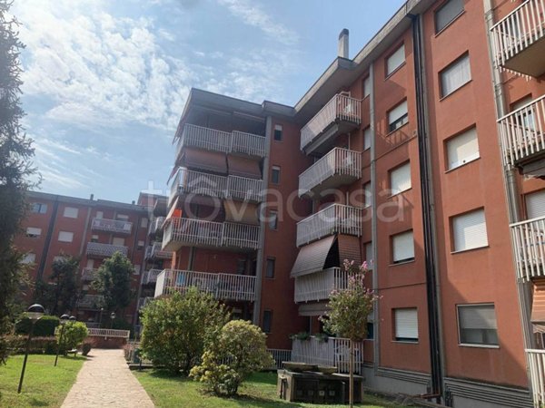 appartamento in vendita a Cornaredo in zona Favaglie