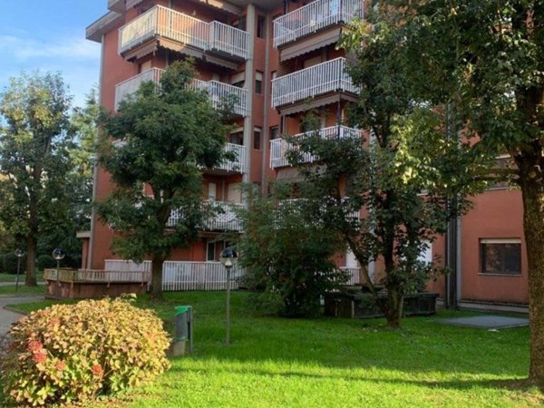 appartamento in vendita a Cornaredo in zona Favaglie