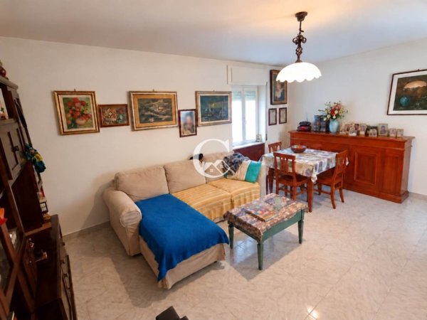 appartamento in vendita a Cornaredo in zona San Pietro all'Olmo