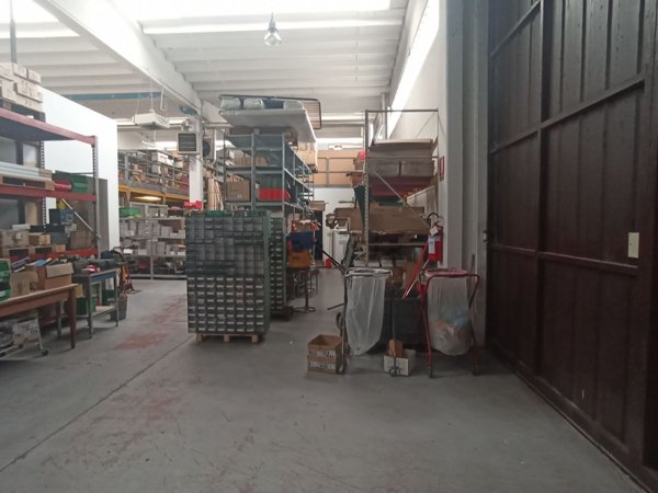 negozio in vendita a Corsico