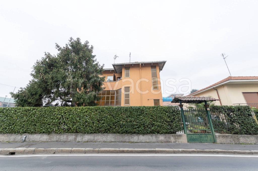 casa indipendente in vendita a Corsico