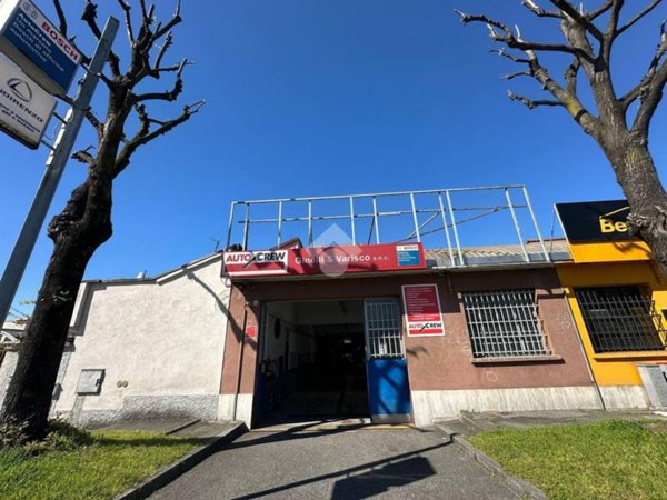 locale commerciale in vendita a Corsico