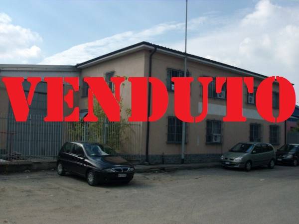 capannone in vendita a Corsico