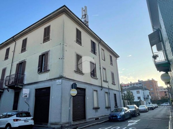 intera palazzina in vendita a Corsico
