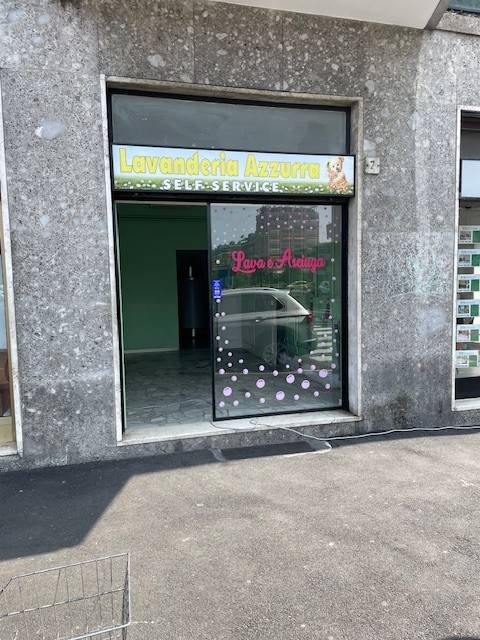 negozio in vendita a Corsico