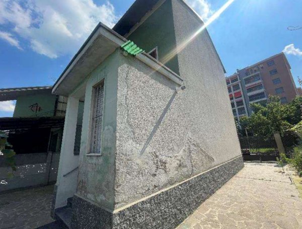 casa indipendente in vendita a Corsico