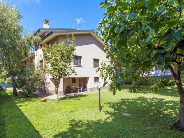 casa indipendente in vendita a Corsico