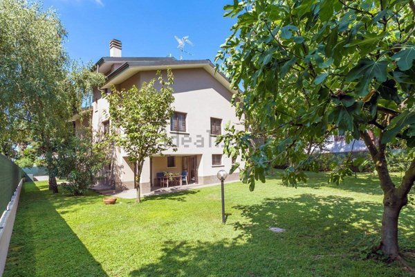 casa indipendente in vendita a Corsico