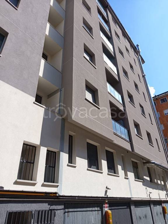 negozio in vendita a Corsico