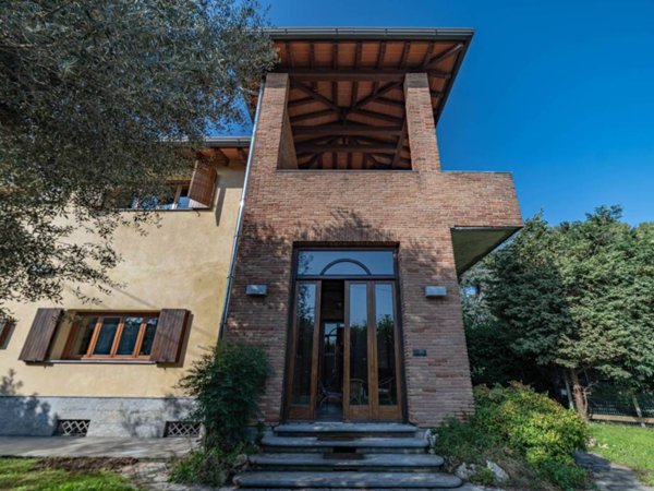 casa indipendente in vendita a Corsico