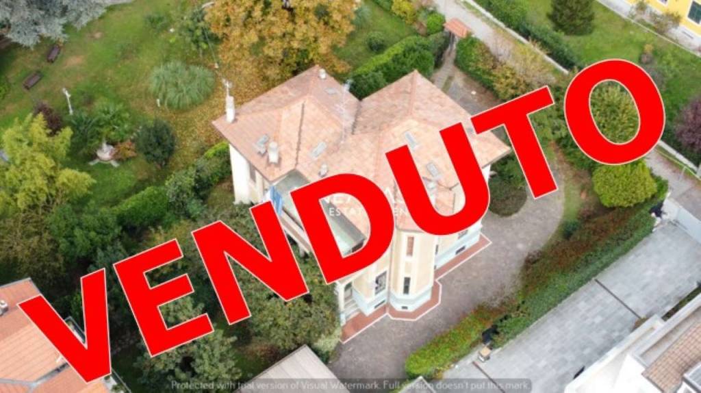 casa indipendente in vendita a Corsico