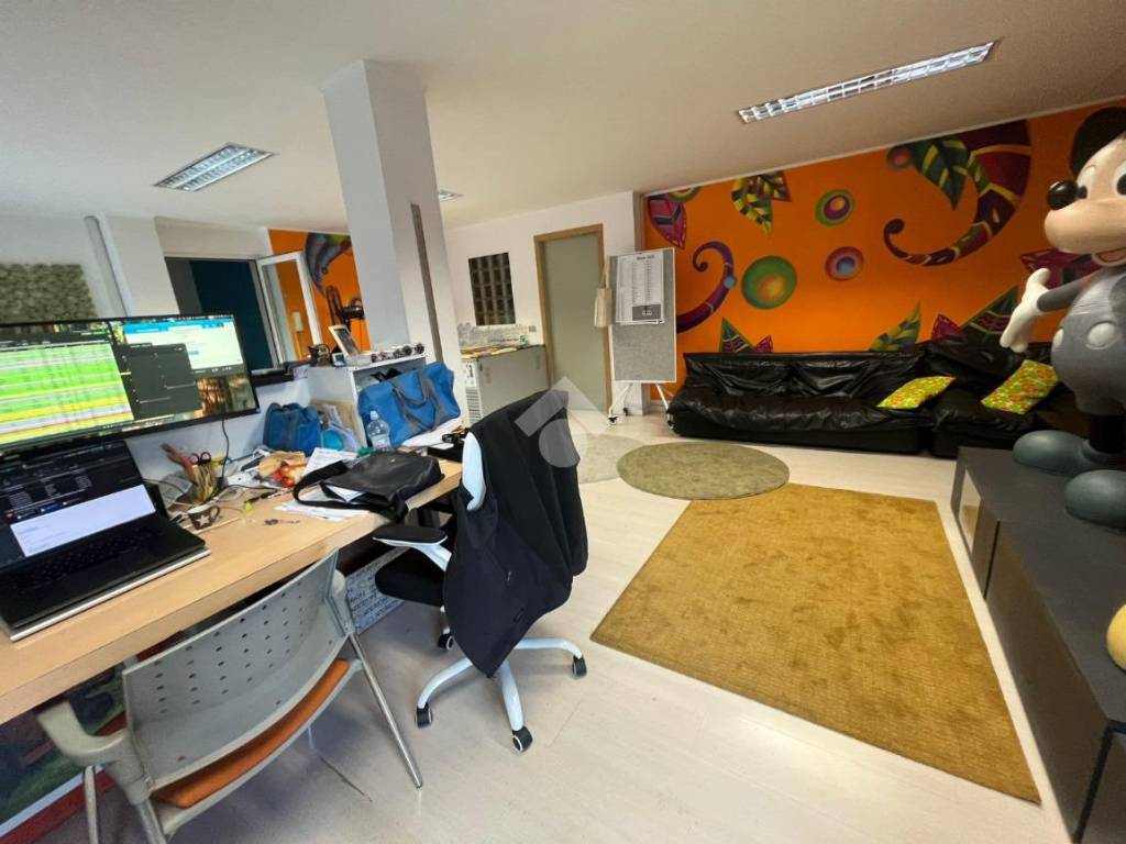 ufficio in vendita a Corsico