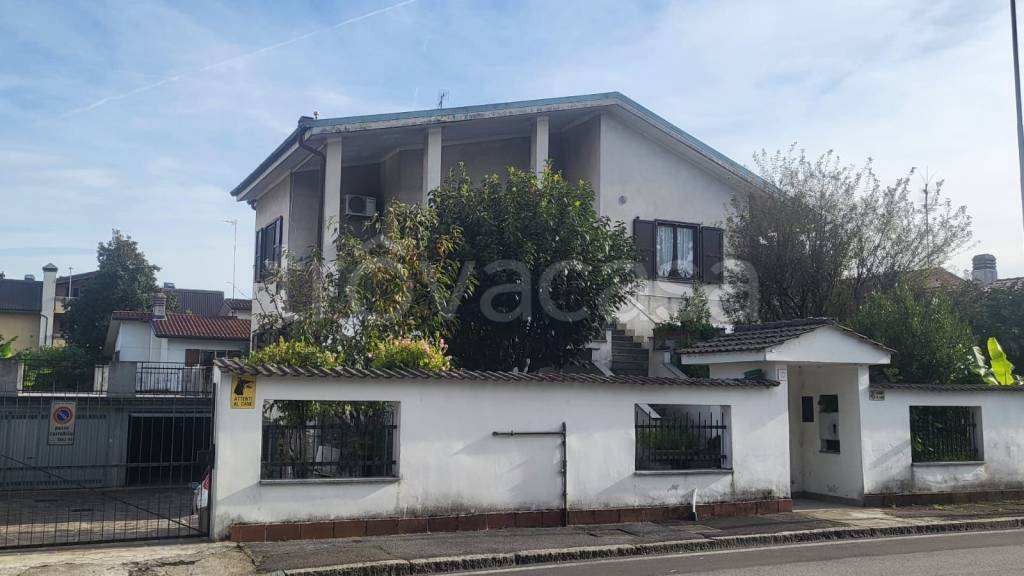 casa indipendente in vendita a Corsico