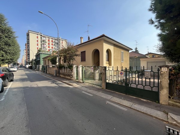 casa indipendente in vendita a Corsico