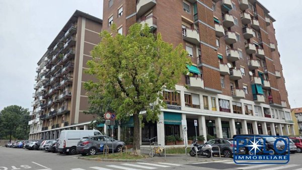 negozio in vendita a Corsico