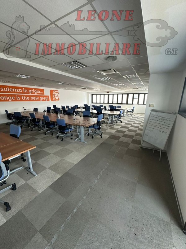 ufficio in vendita a Corsico