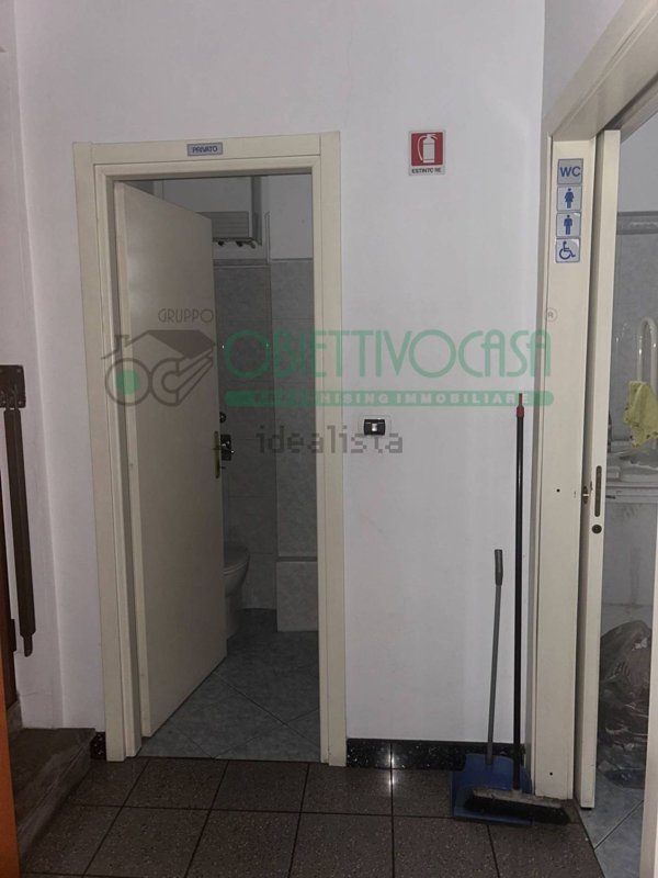 negozio in vendita a Corsico