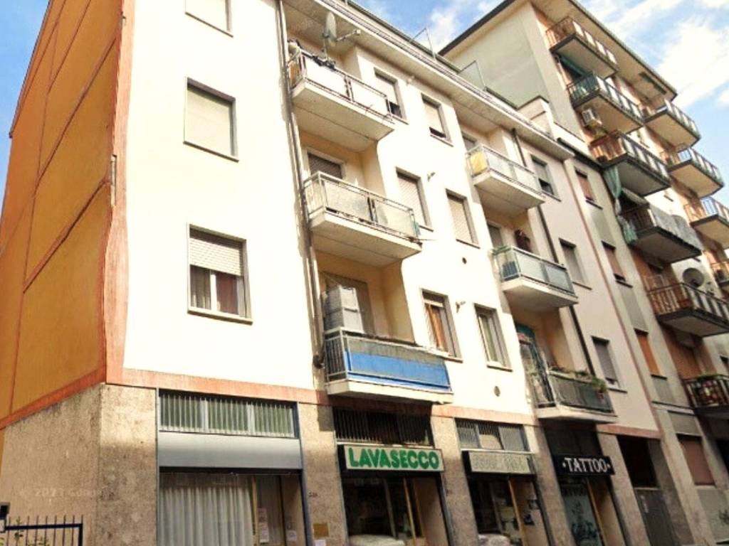 negozio in vendita a Corsico