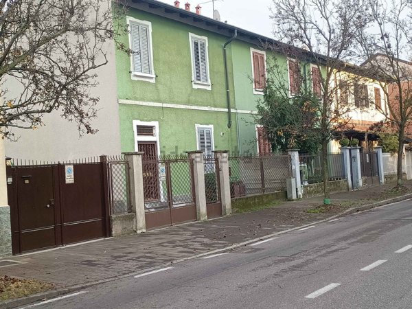 casa indipendente in vendita a Corsico