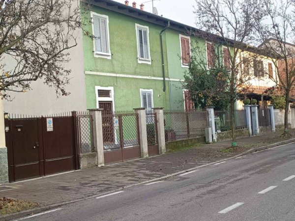 casa indipendente in vendita a Corsico