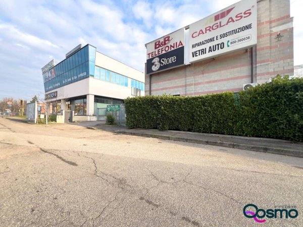 negozio in vendita a Corsico