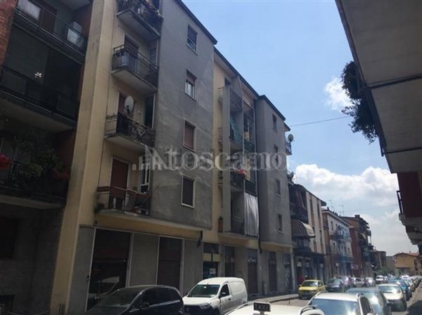 negozio in vendita a Corsico