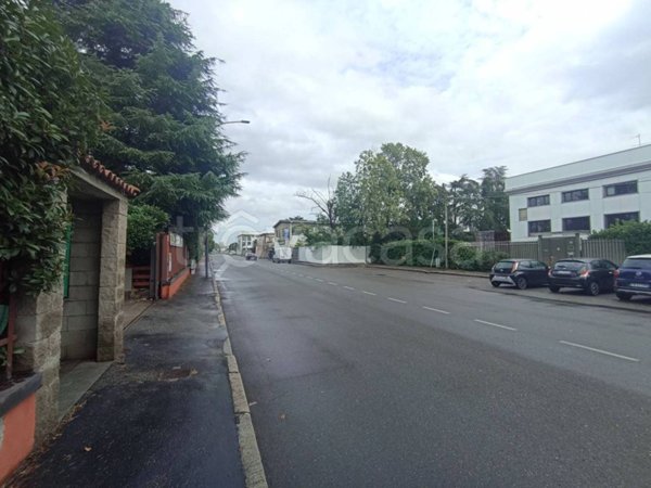 negozio in vendita a Corsico