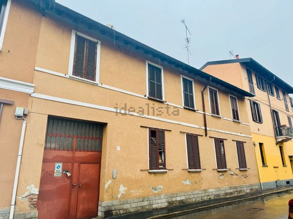 pentavano in vendita a Corsico