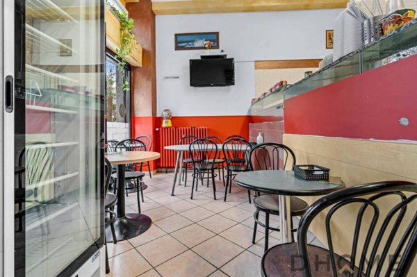 negozio in vendita a Corsico