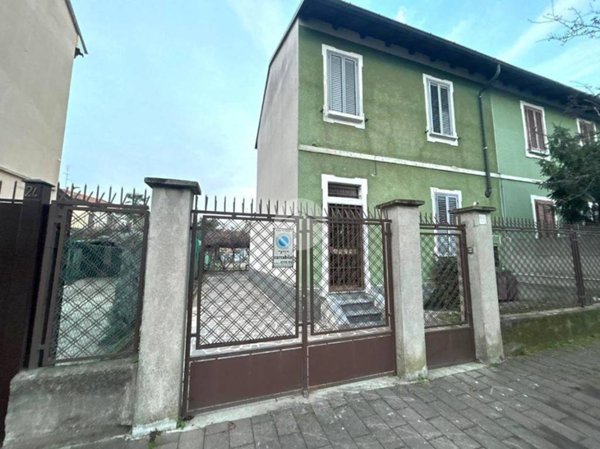 casa indipendente in vendita a Corsico