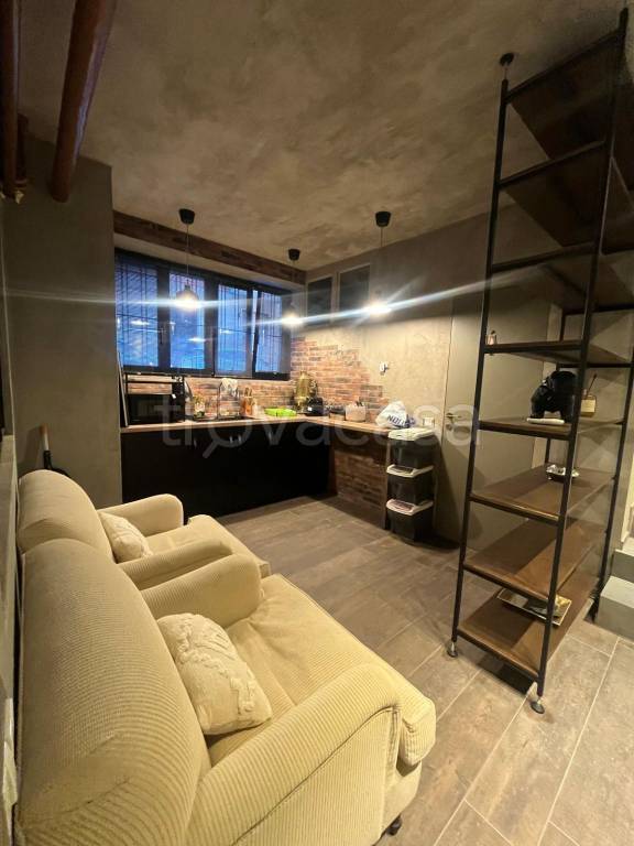 negozio in vendita a Corsico