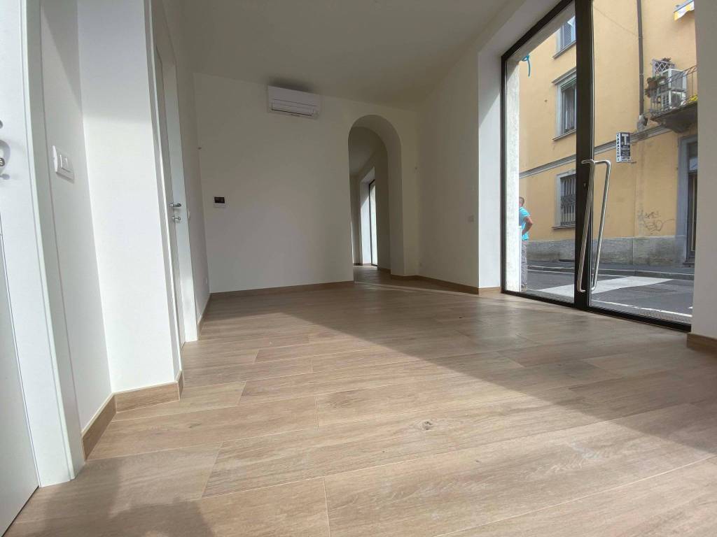 negozio in vendita a Corsico