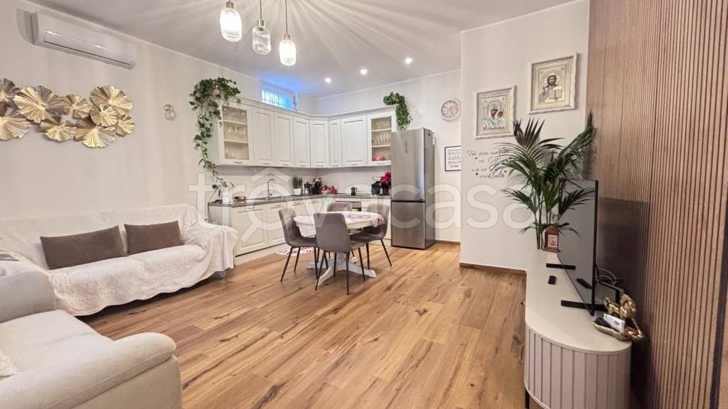 casa indipendente in vendita a Corsico