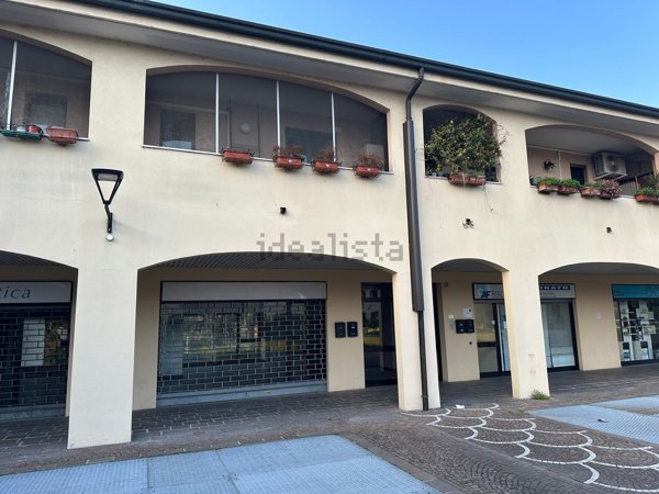 ufficio in vendita a Corsico