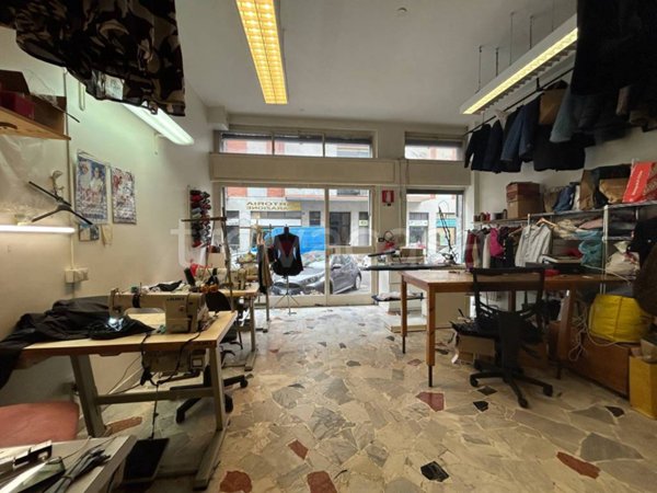 negozio in vendita a Corsico