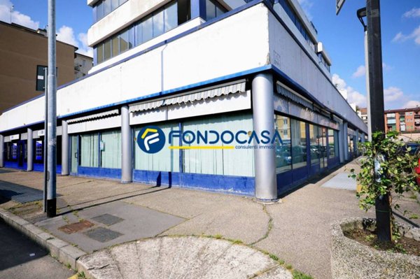 negozio in vendita a Corsico