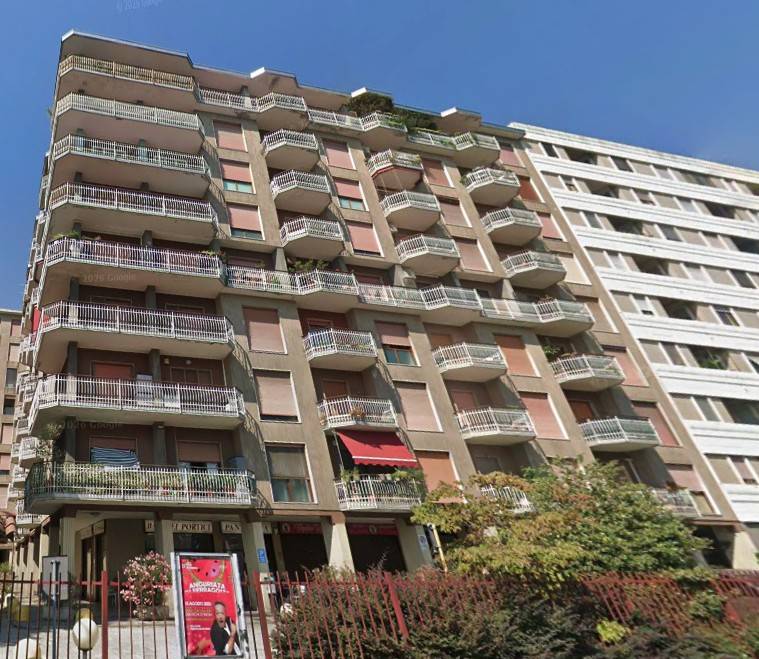 negozio in vendita a Corsico