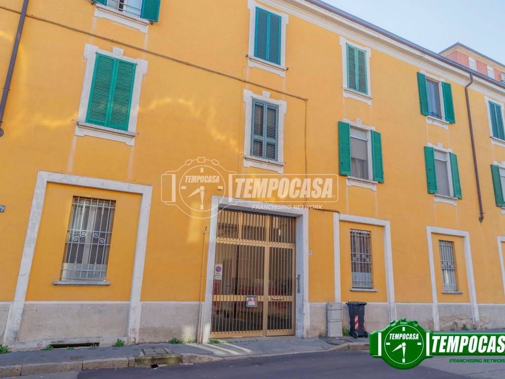 locale commerciale in vendita a Corsico