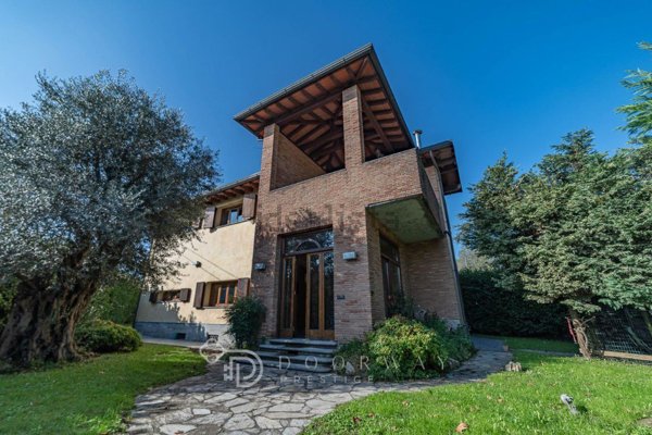 casa indipendente in vendita a Corsico