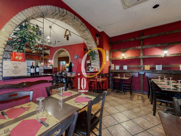 negozio in vendita a Corsico