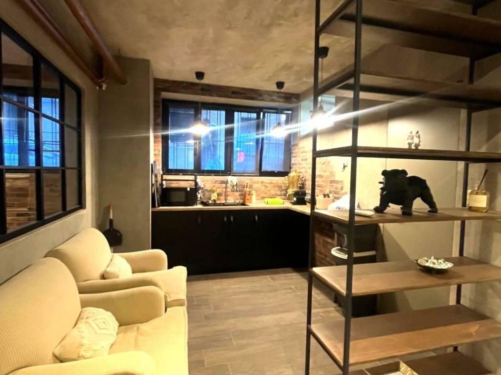 negozio in vendita a Corsico