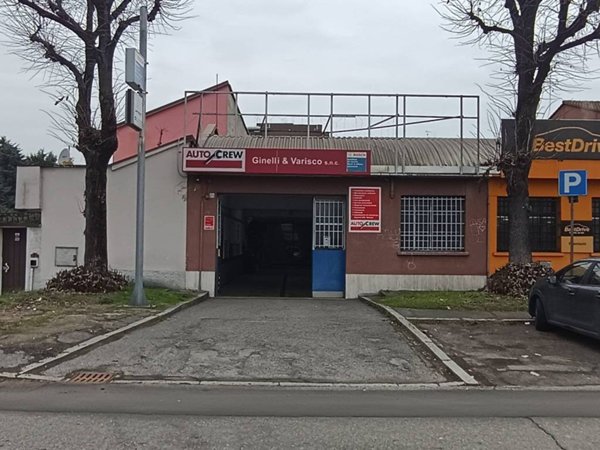 negozio in vendita a Corsico