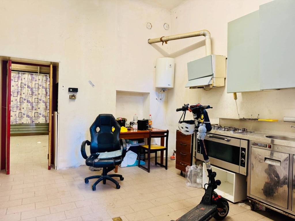 negozio in vendita a Corsico