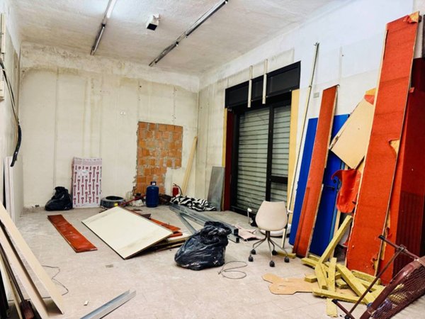 negozio in vendita a Corsico