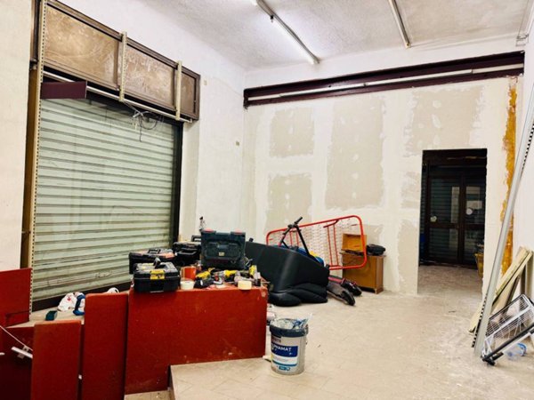 negozio in vendita a Corsico