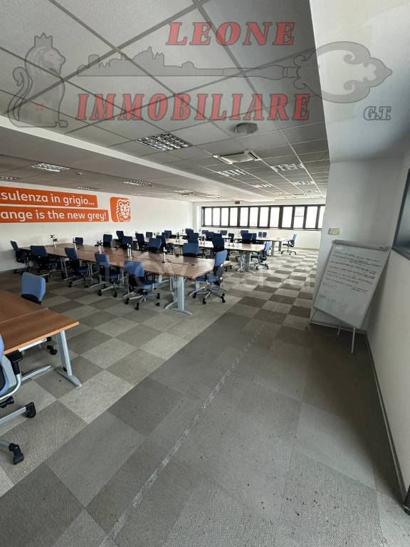 ufficio in vendita a Corsico