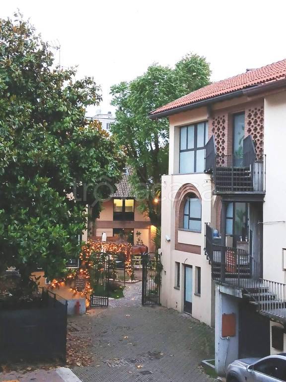 casa indipendente in vendita a Corsico
