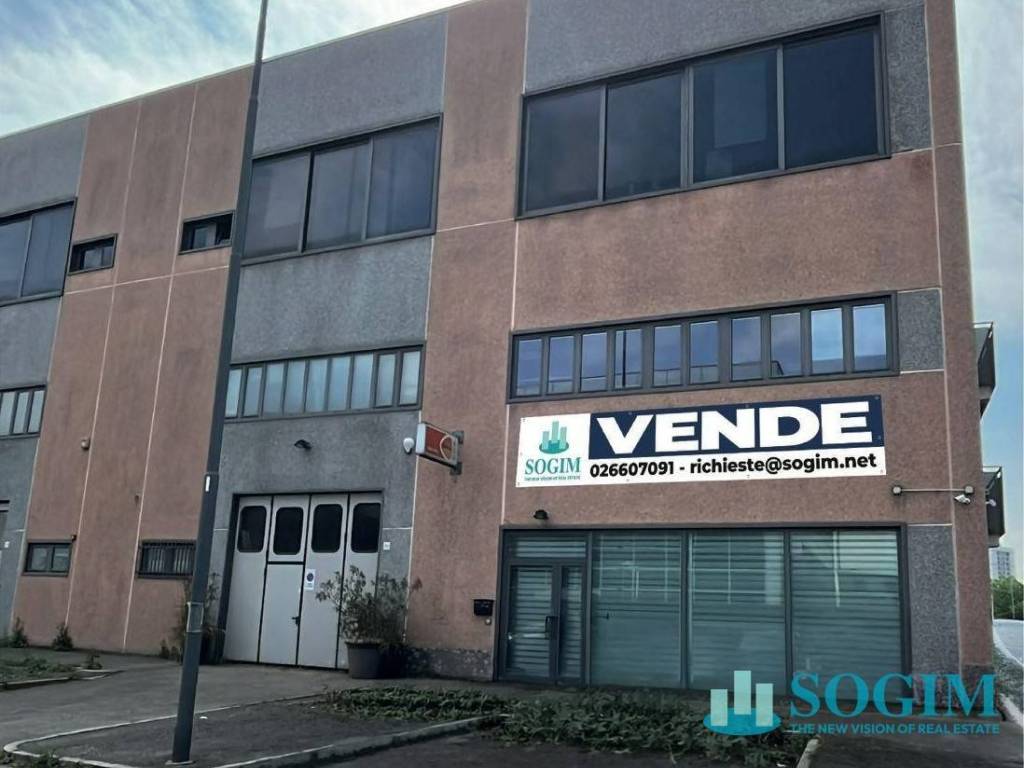 negozio in vendita a Corsico