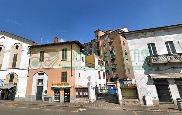 box auto in vendita a Corsico